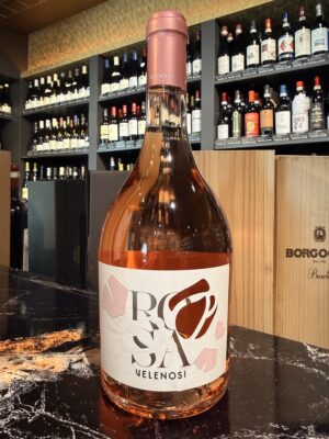 Fles Velenosi Rosa, elegante Italiaanse rosé uit Marche van Montepulciano en Sangiovese.