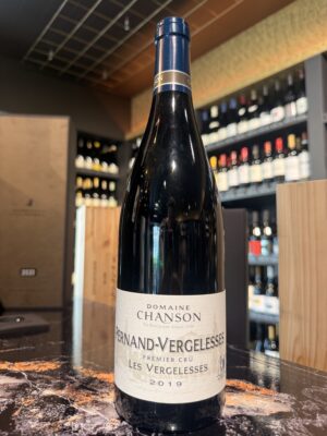 Domaine Chanson Pernand-Vergelesses Premier Cru Les Vergelesses 2019 Bourgogne Pinot Noir.